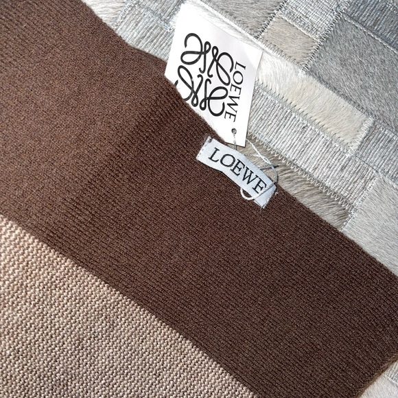 Loe scarves 🧣 - Picture 4 of 4